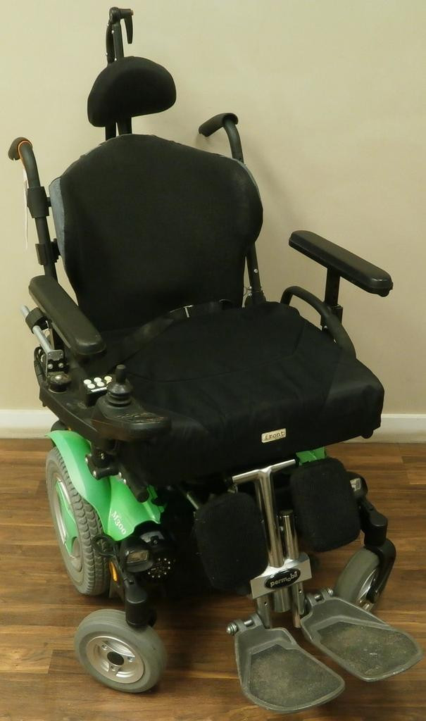 Permobil M300 POWER CHAIR TILT-RECLINE-ELEVATING LEGSHeadlights dont work in Health & Special Needs