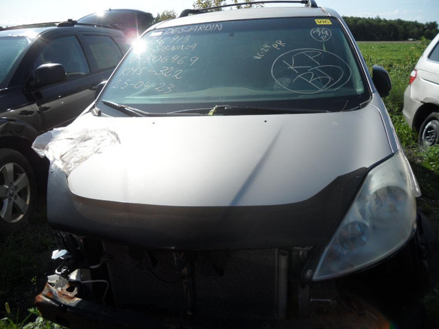 2006 TOYOTA SIENNA CE 3.3L POUR PIECES# FOR PARTS# PART OUT in Auto Body Parts in Québec