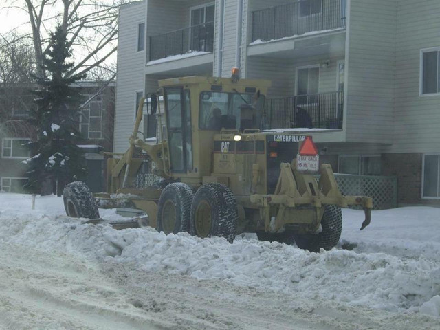 Commercial Snow Removal - Snow Clearing Contracts now available for the winter ( Bobcat/Skipsteer, plow on 4x4 Truck ) in Other Business & Industrial in Calgary - Image 4