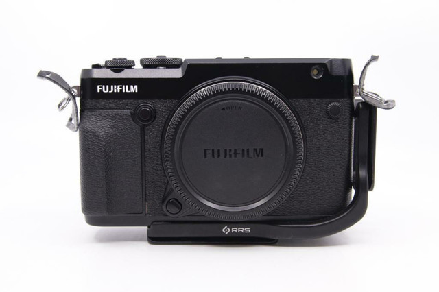Used Fujifilm GFX 50R with L-Bracket ( outstanding condition , original owner ) GFX50R   (ID-422(VA))   BJ PHOTO in Cameras & Camcorders