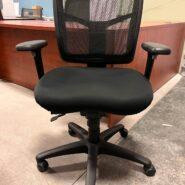Mesh Back Task Chair – Black in Chairs & Recliners in Hamilton