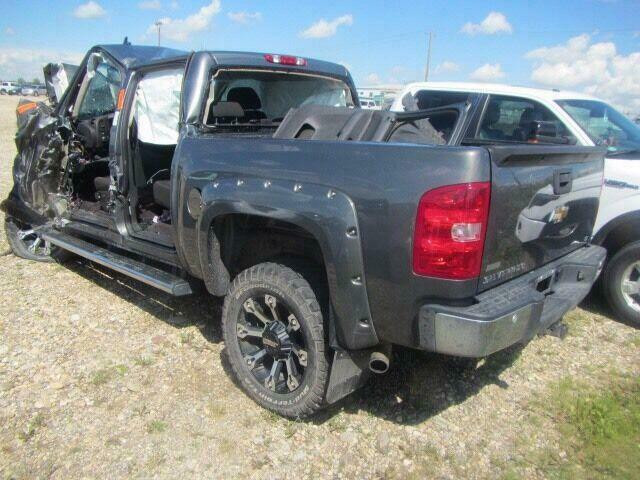 Parting out 2007-2013 Chevy Silverado &amp; GMC SIERRA Truck parts in Auto Body Parts in Calgary - Image 3