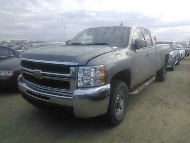 Parting out 2007-2013 CHEVY Silverado,Sierra 1500,2500,3500 in Auto Body Parts in Calgary - Image 2