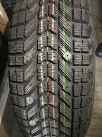 4 pneus neufs d&#39;hiver 215/60/16 95S Firestone Winterforce