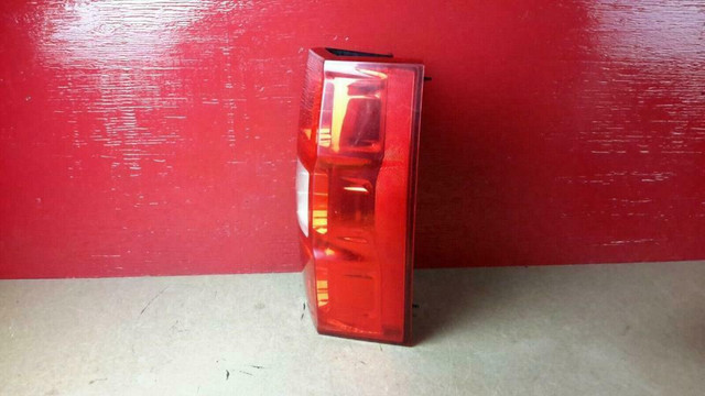 2007-2013 Chevrolet Tahoe Left Right LH RH LED Tail Light Lamp Pair OEM in Auto Body Parts in Alberta - Image 4