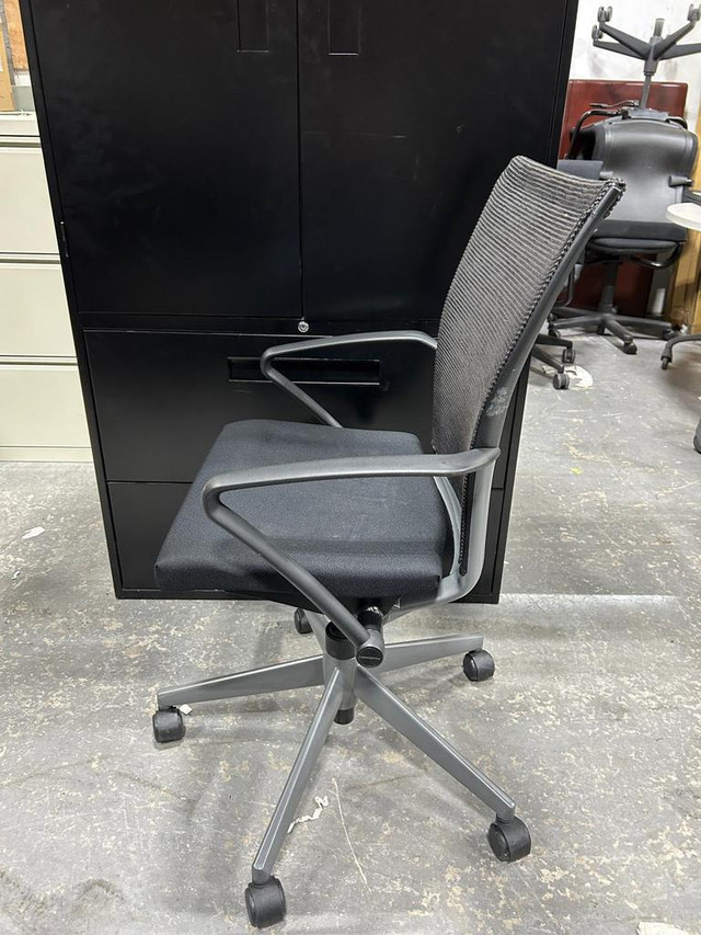 Haworth X99 Office Chair in Excellent Condition-Call us now! in Chairs & Recliners in Toronto (GTA) - Image 2