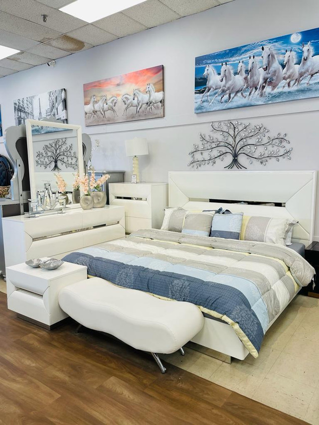 White and Gold Bedroom Set on Clearance !! in Beds & Mattresses in Toronto (GTA) - Image 3