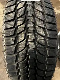 4 pneus dhiver neufs P225/50R17 98T Kelly Winter Access
