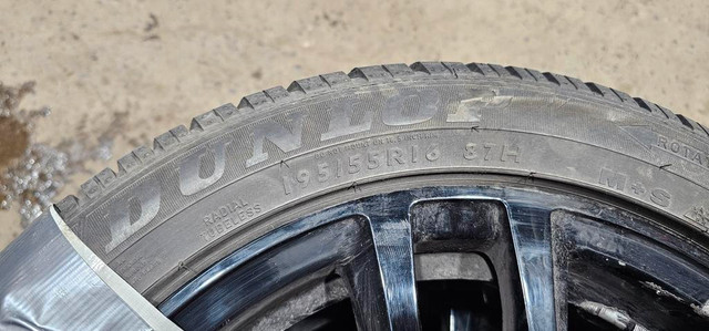 195/55/16 4 pneus hiver dunlop RUNFLAT sur mag 5x112 in Tires & Rims in Greater Montréal - Image 4
