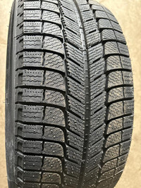 4 pneus dhiver neufs P235/50R18 101H Michelin X-ice Xi3