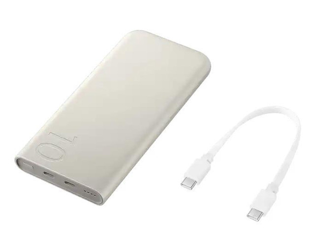 Samsung 10,000mAh Battery Pack P3400 in General Electronics - Image 2