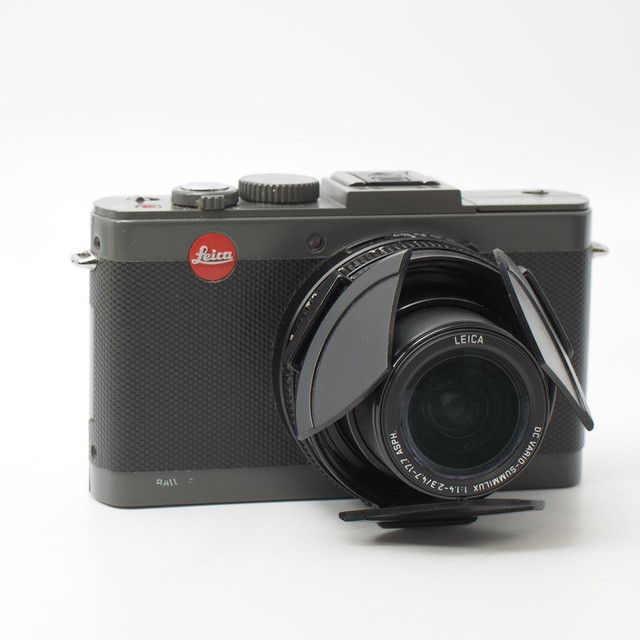 Leica D-Lux 6 G-Star RAW Edition (DC Vario Summilux 4.7-17.7mm F/1.4 Lens) (ID: C-558) (MJ) in Cameras & Camcorders