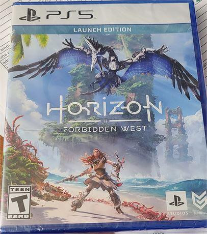 Horizon Forbidden West Launch Edition - PlayStation 5 (with hardcover books) in Textbooks in Ontario