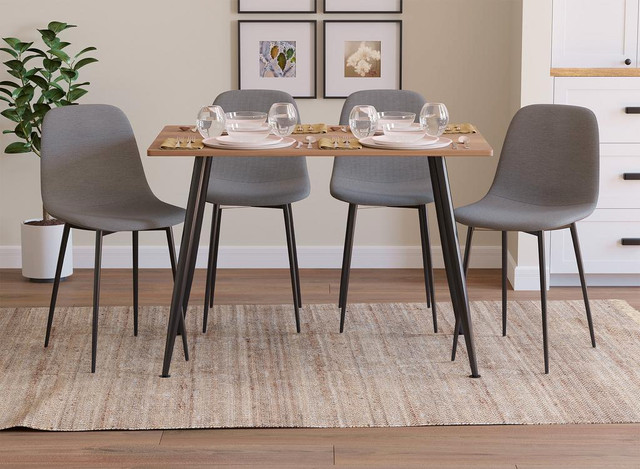 5 Piece Dining Set 1 Table, 4 Chairs |  Ensembles de salles à manger 1 Table 4 Chaises in Dining Tables & Sets in Greater Montréal