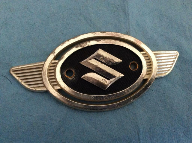 1969 1970 Suzuki OEM Flying Wing S T500 Gas Tank Badges in Motorcycle Parts & Accessories in Ontario - Image 4