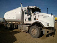 2002 Kenworth T800 For Parts