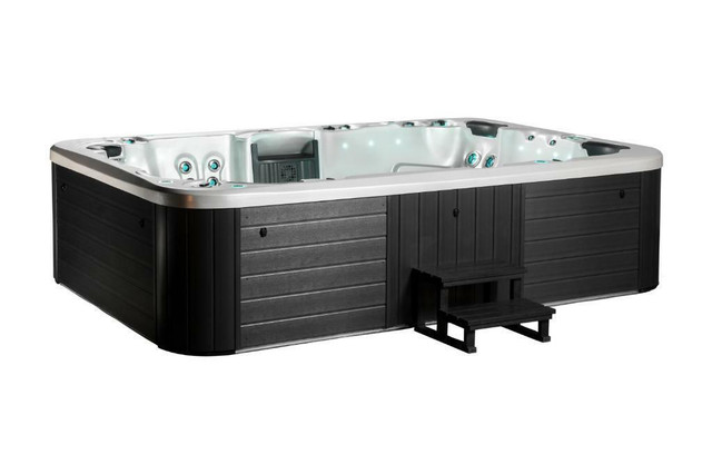 10 person Hot tub - pre-order  2024 - 6500 $ off -  Large hot tub in Hot Tubs & Pools - Image 2