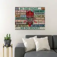 Trinx Hockey Helmet - In This Home, We Do Hockey - 1 pièce, reproduction d'art graphique sur toile tendue
