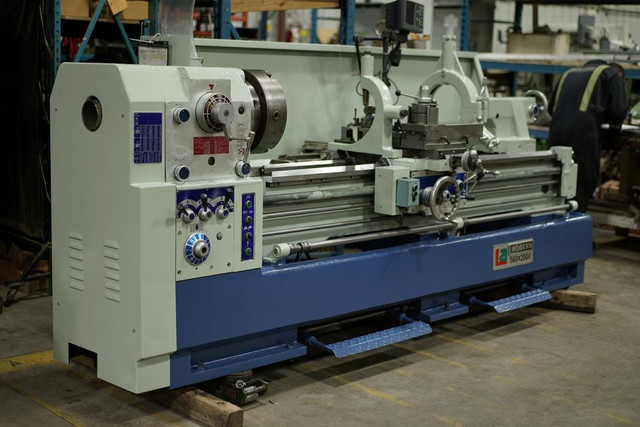 Modern 560 x 2000 Manual Lathe in Other Business & Industrial - Image 3