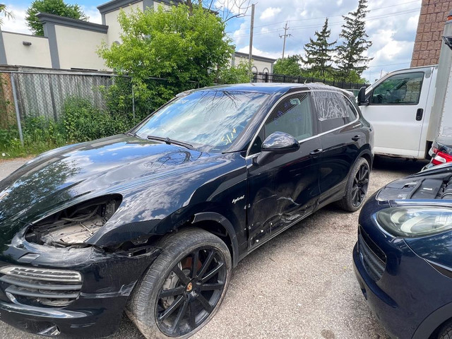 PORSCHE CAYENNE HYBIRD  (2011/2018 FOR PARTS PARTS ONLY ) in Auto Body Parts