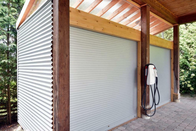 NEW IN STOCK! Brand new white 8 x 8 roll up door great for sheds or garages!! in Other Business & Industrial in Kelowna - Image 3