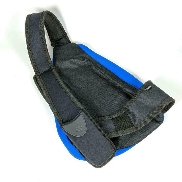 Body Glove Blue Sling Backpack, Nap Sack / Waist bag Fanny  Pack ,, Ony $10 in Cell Phone Accessories in City of Toronto - Image 2