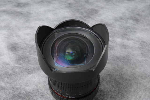 Rokinon 14mm F/2.8 Wide Angle Lens For Canon (ID: 1645)   BJ Photo-Since 1984 in Cameras & Camcorders - Image 3