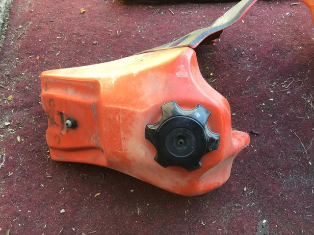 1985 Honda CR80 Gas Tank Complete in Motorcycle Parts & Accessories in Ontario - Image 3