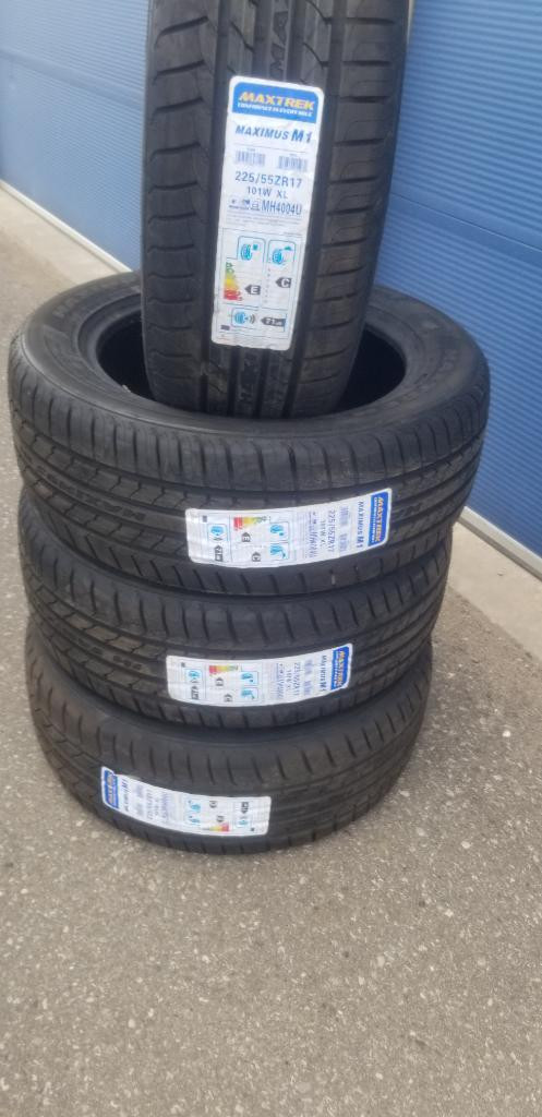 BRAND NEW WITH LABELS ULTRA HIGH PERFORMANCE MAXTREK   225   / 55 / 17 ALL SEASON   TIRE SET OF FOUR. in Tires & Rims in Ontario