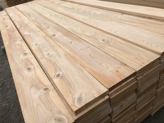 Planches de bois en pruche in Floors & Walls in Centre-du-Québec