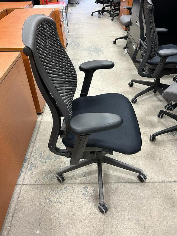 Herman Miller Celle Chair in Excellent Condition-Call us now! in Chairs & Recliners in Toronto (GTA) - Image 3