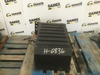 (BATTERY BOXES / COMPARTIMENT A BATTERIE)  INTERNATIONAL MV607 -Stock Number: H-6836