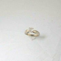 (I-5644-487) 14k white gold diamond solitaire ring