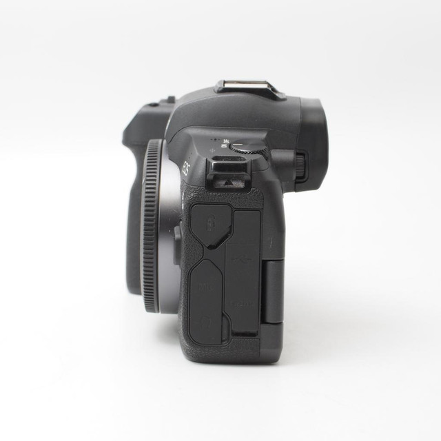 Canon EOS R Mirrorless Digital Camera ( ID - C-789 ) in Cameras & Camcorders - Image 3