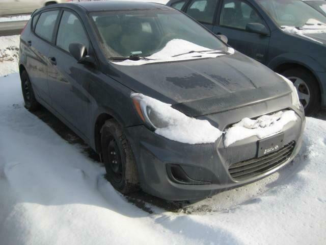 2012-2013 Hyundai Accent 4 porte Hatchback 1.6L pour piece#for parts#part out in Auto Body Parts in Québec - Image 3
