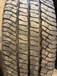 4 pneus dété LT275/70R18 125/122S Michelin LTX A/T2 7.5% dusure, mesure 11-11-11-11/32