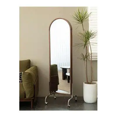 Into the new era of fashionable home a mirror that combines practicality and beauty is beckoning you...