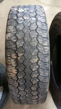 4 pneus d'été LT245/70R17 119/116S Goodyear Wrangler AT Adventure W/Kevlar (LT) 46.5% d'usure, mesure 7-9-9-7/32