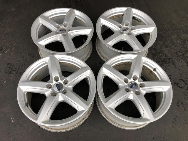Mags 18 po FORD EXPLORER - Bolt pattern: 5x114.3 in Tires & Rims in Greater Montréal