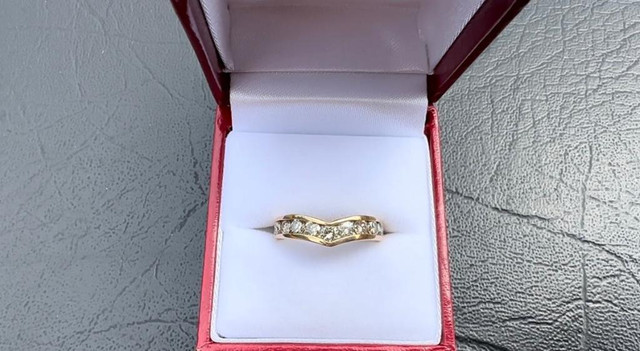 #096 14K yellow gold chevron style diamond band  Size 6. ON SALE NOW in Jewellery & Watches