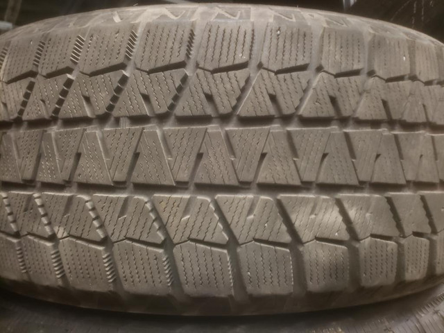 (DH197) 1 Pneu Hiver - 1 Winter Tire 205-60-16 Bridgestone 6/32 in Tires & Rims in Greater Montréal